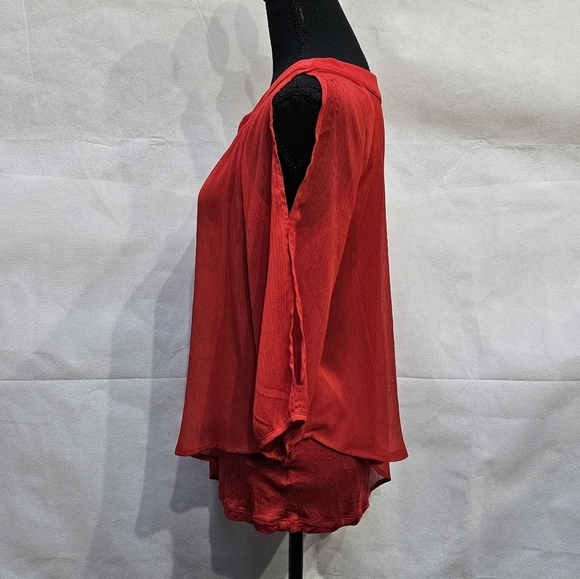 by & by Sheer Layered Asymmetrical Cold Shoulder Pullover Blouse Size M - Picture 6 of 9